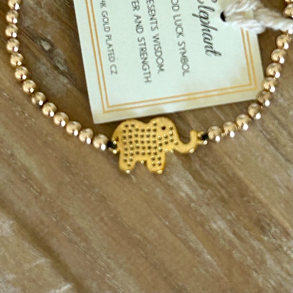 Eye Candy Crystal Elephant Bracelet 🆕 - Picture 6 of 9